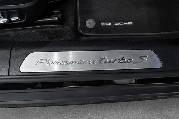 Porsche Panamera Turbo S 23 of 30