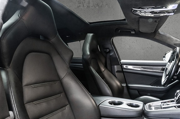 Porsche Panamera Turbo S 21 of 30