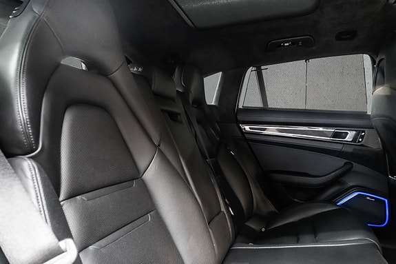 Porsche Panamera Turbo S 26 of 30