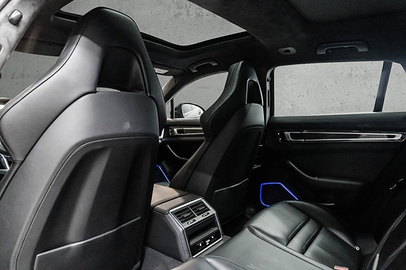 Porsche Panamera Turbo S 25 of 30