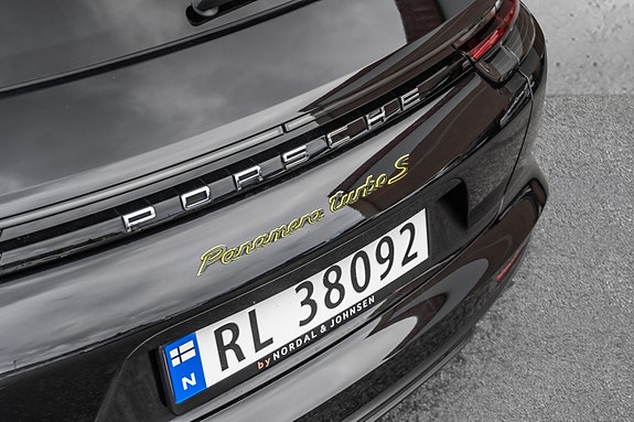 Porsche Panamera Turbo S 14 of 30