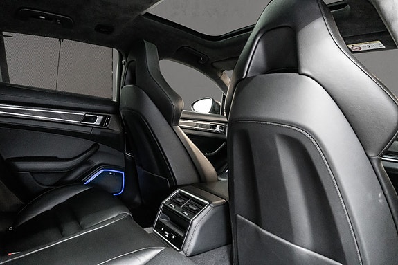 Porsche Panamera Turbo S 27 of 30