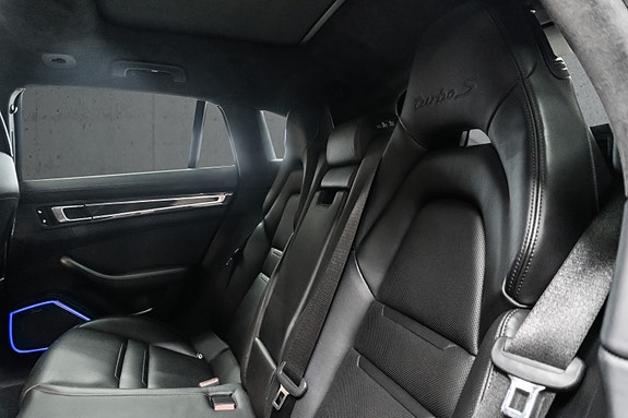 Porsche Panamera Turbo S 24 of 30
