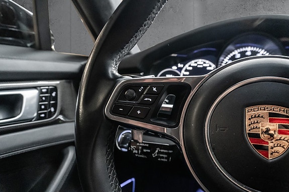 Porsche Panamera Turbo S 29 of 30