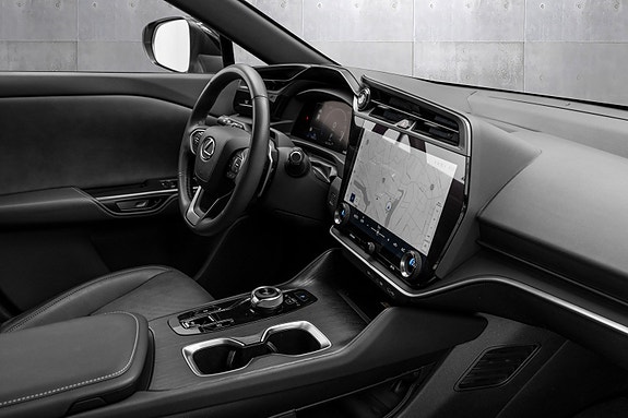 Lexus RZ450e 25 of 27