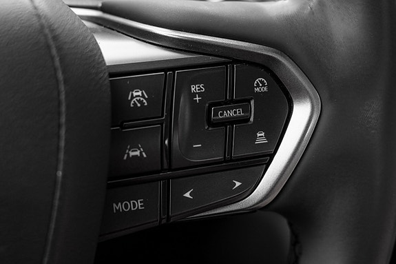 Lexus RZ450e 17 of 27