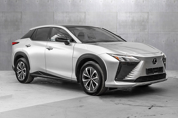 Lexus RZ450e 7 of 27