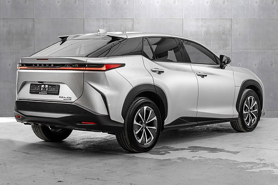 Lexus RZ450e 5 of 27