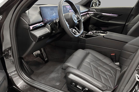 BMW i5 5 of 24