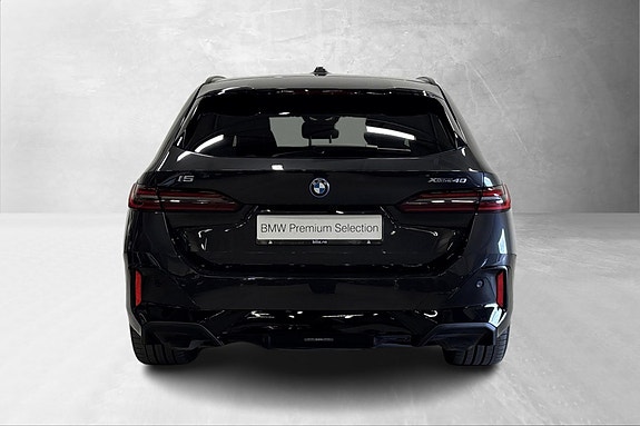 BMW i5 3 of 24
