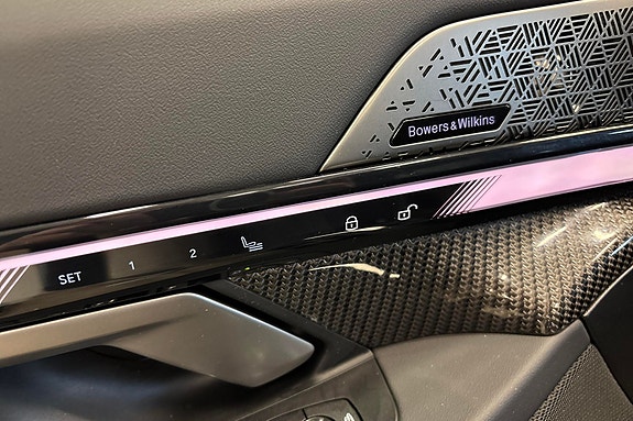 BMW i5 17 of 24