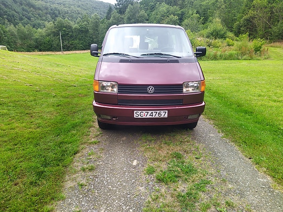 Volkswagen Caravelle 5 of 5