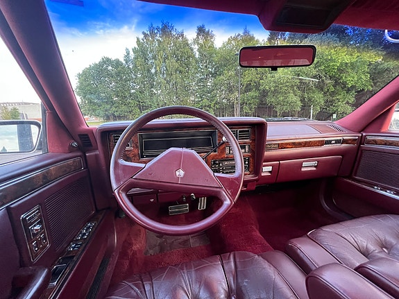 Chrysler New Yorker 10 of 14
