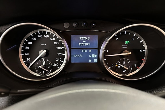 Mercedes-Benz R350 15 of 24