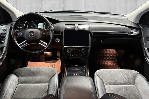 Mercedes-Benz R350 10 of 24