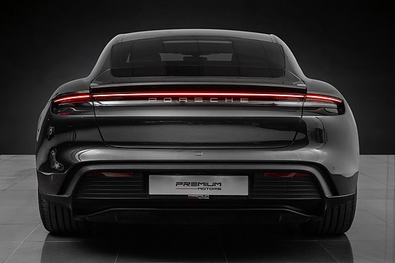 Porsche Taycan 7 of 30