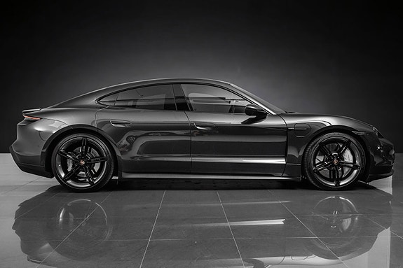 Porsche Taycan 5 of 30