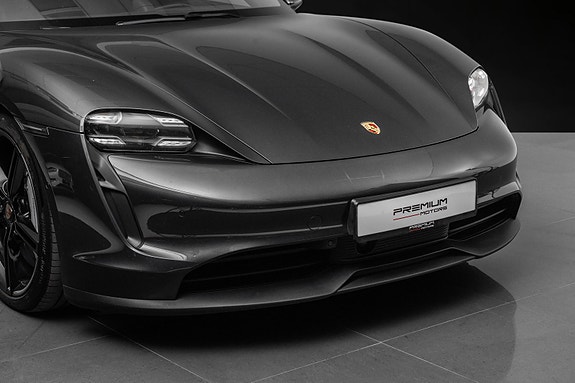 Porsche Taycan 2 of 30