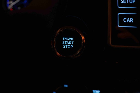 Toyota HiLux 30 of 30