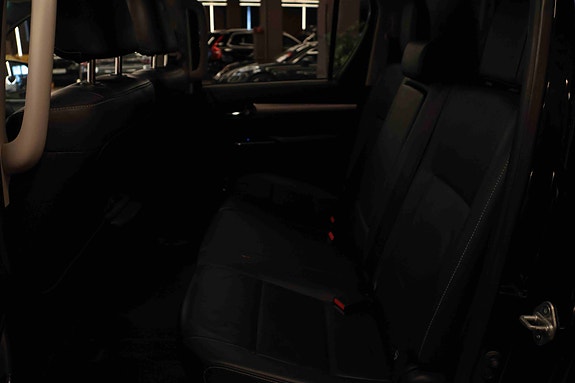 Toyota HiLux 24 of 30