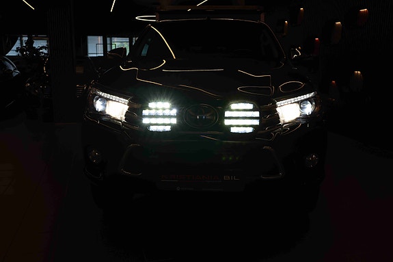 Toyota HiLux 16 of 30