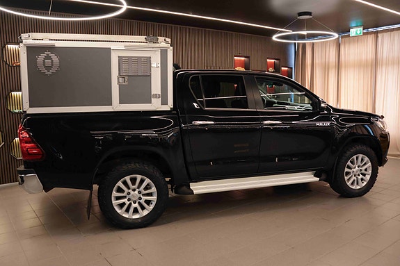 Toyota HiLux 8 of 30