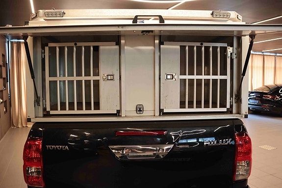 Toyota HiLux 11 of 30