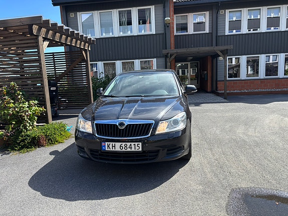 Skoda Octavia 2 of 5