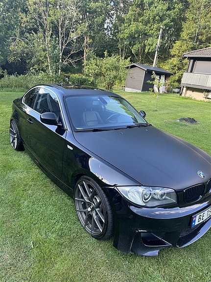 BMW 135i 4 of 5