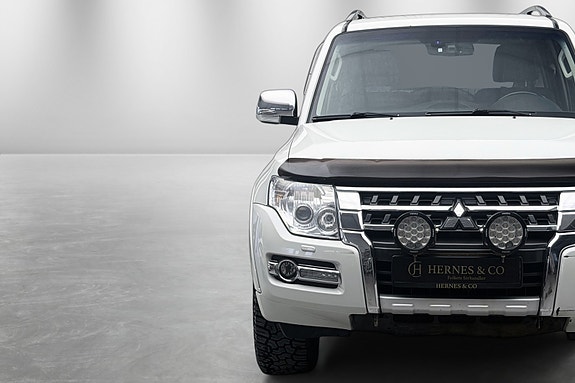 Mitsubishi Pajero 5 of 5