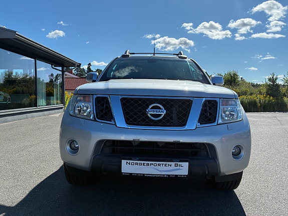 Nissan Navara 2 of 5
