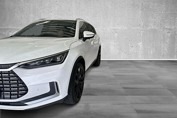 BYD Tang 4 of 5
