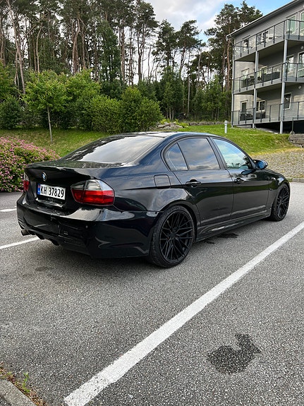 BMW 320d 3 of 14