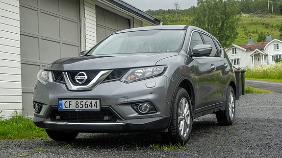 Nissan X-Trail 2 of 5