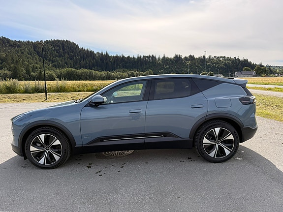 Polestar 3 2 of 26