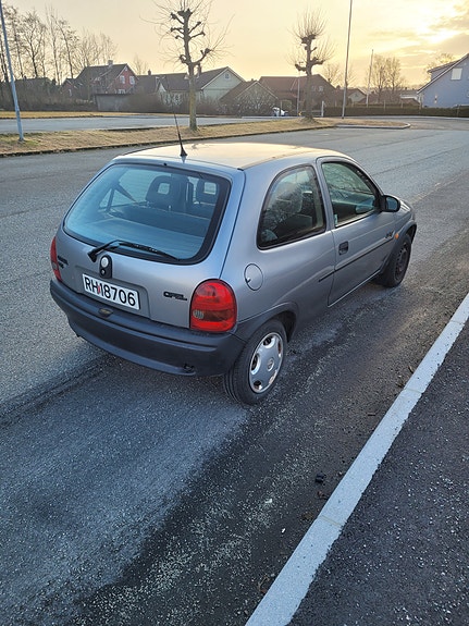 Opel Corsa 3 of 17