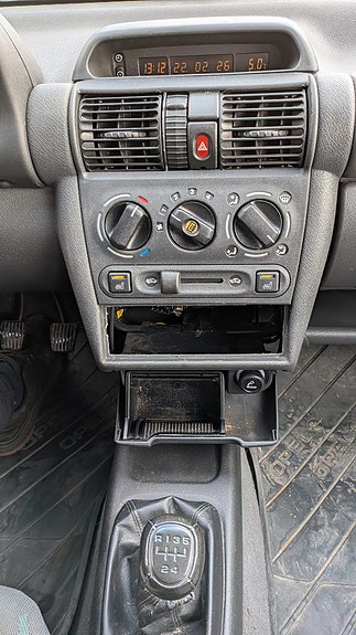Opel Corsa 9 of 17