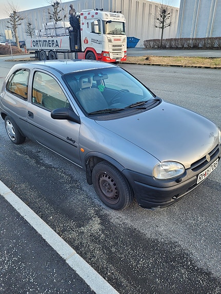 Opel Corsa 2 of 17