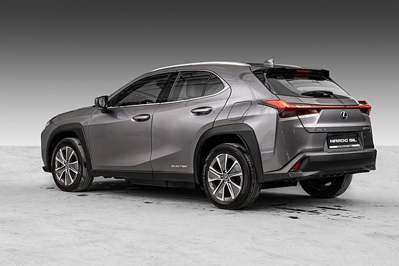 Lexus UX300e 5 of 24