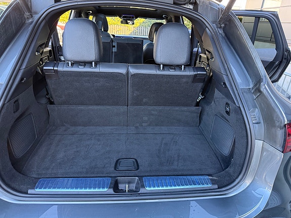 Mercedes-Benz EQS SUV 26 of 30