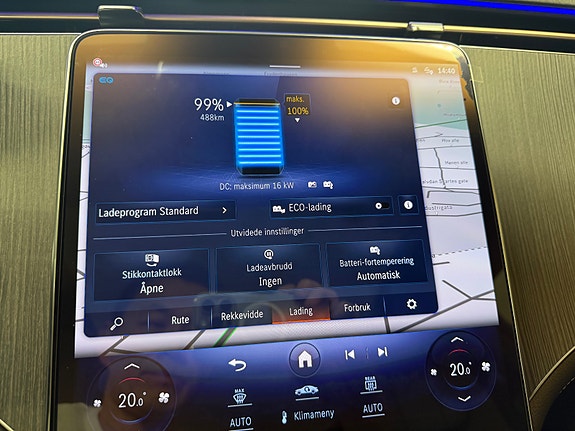 Mercedes-Benz EQS SUV 30 of 30