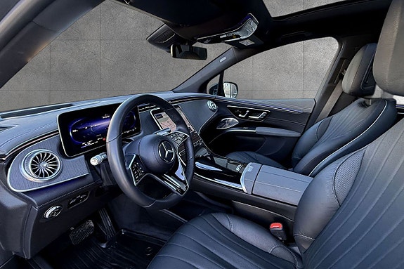 Mercedes-Benz EQS SUV 13 of 30