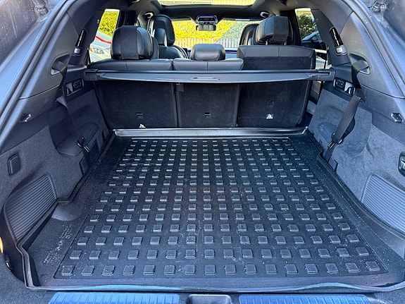 Mercedes-Benz EQS SUV 25 of 30