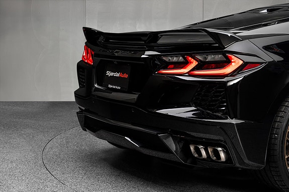 Chevrolet Corvette 12 of 30