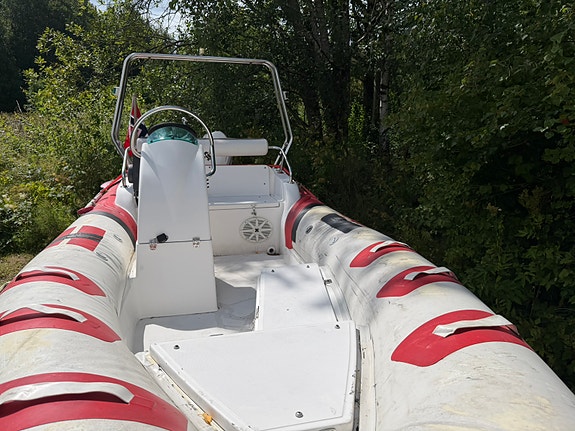 Rib ScanSea med 40 hk og Tiki henger 3 of 10
