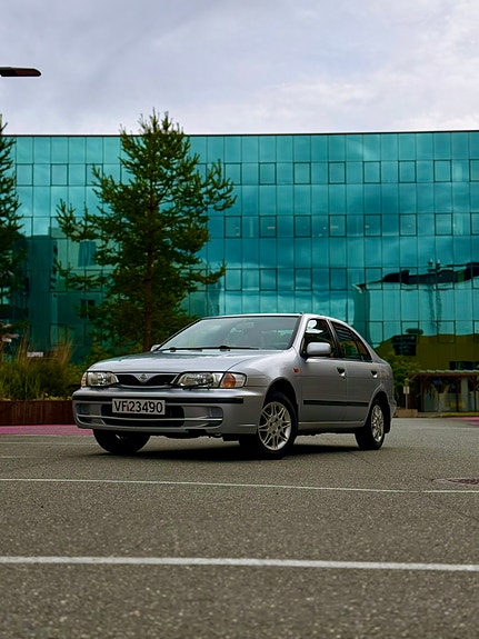 Nissan Almera 2 of 5