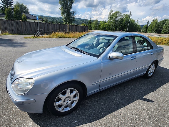 Mercedes-Benz S320 16 of 26