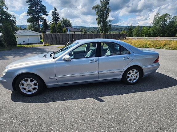 Mercedes-Benz S320 17 of 26