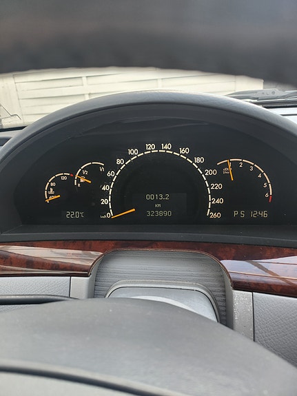 Mercedes-Benz S320 24 of 26