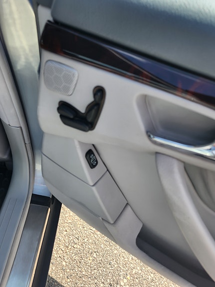 Mercedes-Benz S320 11 of 26